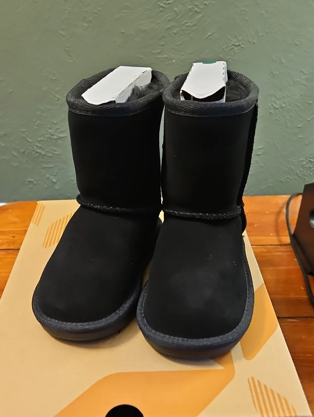 Koolaburra T Koola Short Boot Kids - Black